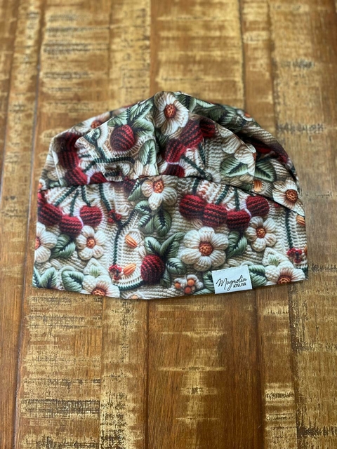 touca com elástico cereja e flores bordado 3D