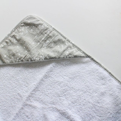 Toalla estrellitas y puntitos - CHILA Baby Store