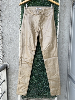 Pantalón Engomado Metalizado GyG Jeans