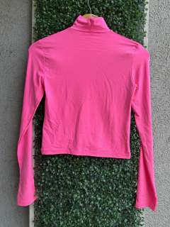 Remera Fluo Bershka en internet