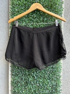 Short Black 47 Street en internet