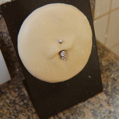Imagem do Piercing Banana Titânio 4 Zircônias (Umbigo)