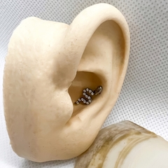 Imagem do Piercing Labret Titânio Cobra Cravejada (Orelha)