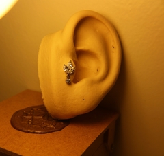 Labret Flor De Lis Titânio Pingente Flat | Tragus