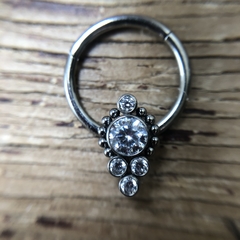 Argola Clicker Indiana Camafeu Zircônias (Septo | Daith | Hélix) - comprar online