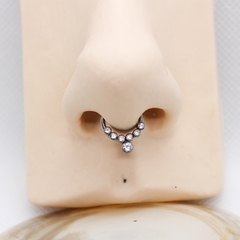 Imagem do Argola Titânio Sete Zircônias (Septo | Daith)