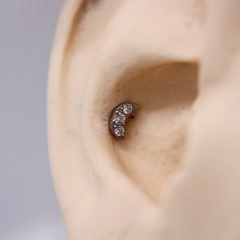 Labret Lua Cravejada Titânio (Piercing Orelha) na internet