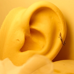 Argola Clicker Textura Lateral (Piercing Helix | Cartilagem)