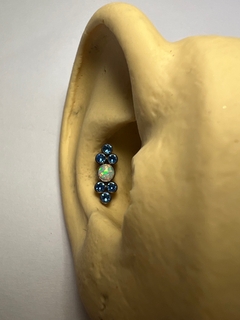 Labret Titânio Opala Branca Zircônia Azul (Orelha) - comprar online