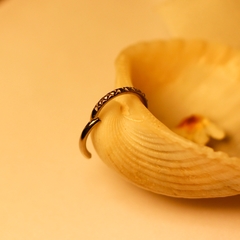 Argola Clicker Textura Lateral (Piercing Helix | Cartilagem) - comprar online