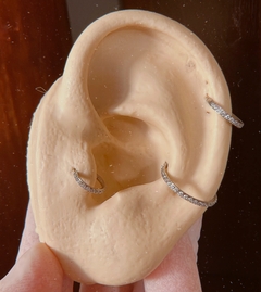 Argola Cravejada Zircônia (Helix | Tragus | Conch)