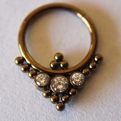 Argola Clicker Indiana Anodizada em Bronze 3 zircônias (Septo | Daith | Hélix) - comprar online