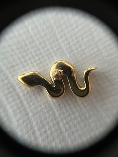 Micro Cobra Escamas Arven Joias (Ouro Amarelo 18k) - Galaxy Piercings