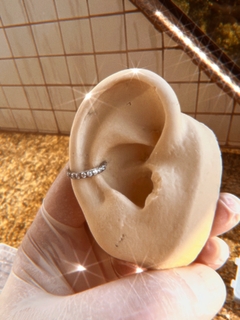 Argola Clicker Cravejada Zircônias Grandes (Piercing Conch | Helix)