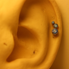 Labret Cascata Zircônia Azul (Piercing Orelha) - Galaxy Piercings