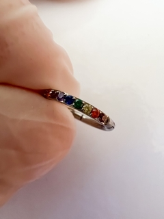Argola Titânio Cravejada Zircônias Coloridas - comprar online