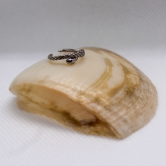 Argola Clicker Cobra Texturizada (Piercing Conch) - comprar online