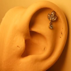 Labret Flor De Lis Titânio Pingente Flat | Tragus - comprar online