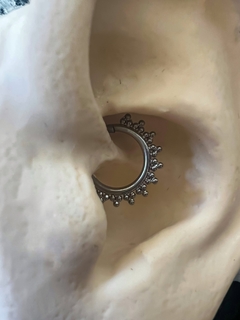 Argola Clicker Indiana Titânio (Septo | Daith) - Galaxy Piercings