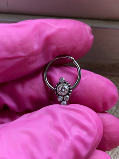 Argola Clicker Indiana Camafeu Zircônias (Septo | Daith | Hélix)