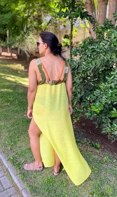 Vestido com fenda e mix de estampa - comprar online