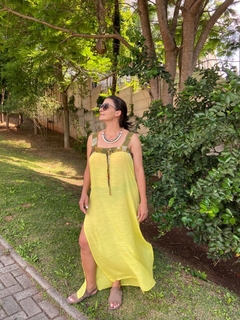 Imagem do Vestido com fenda e mix de estampa