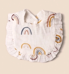 Babero de tela estampado