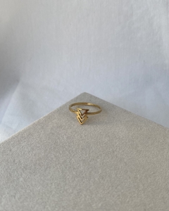 ANILLO TRIPLE V