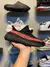 Yeezy Boost 350 V2 "Blink" na internet