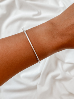 Bracelete Fio Rígido