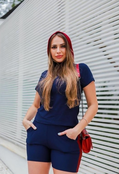 Conjunto de Bermuda e Blusa Capuz