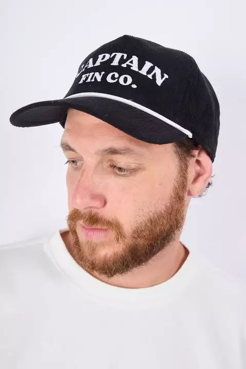 GORRA NEGRA CHAIN CAPTAIN FIN