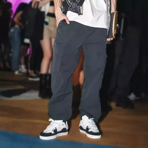 PANTALON CARGO NEGRO ZIMITH HALPHEN - comprar online