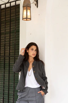 Imagen de REMERA ESCOTE V TIMELESS