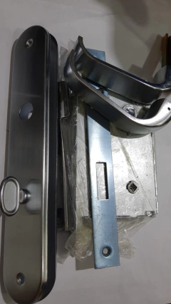 FECHADURA AROUCA WC UNA 505717/40 Z ZCE ESPELHO GRANDE