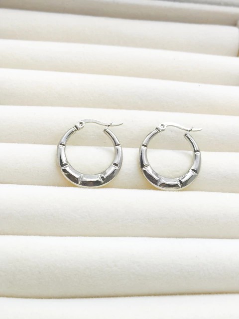 Brinco Argola Com Frisos 2,5 cm