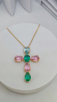 Corrente com pingente crucifixo colors