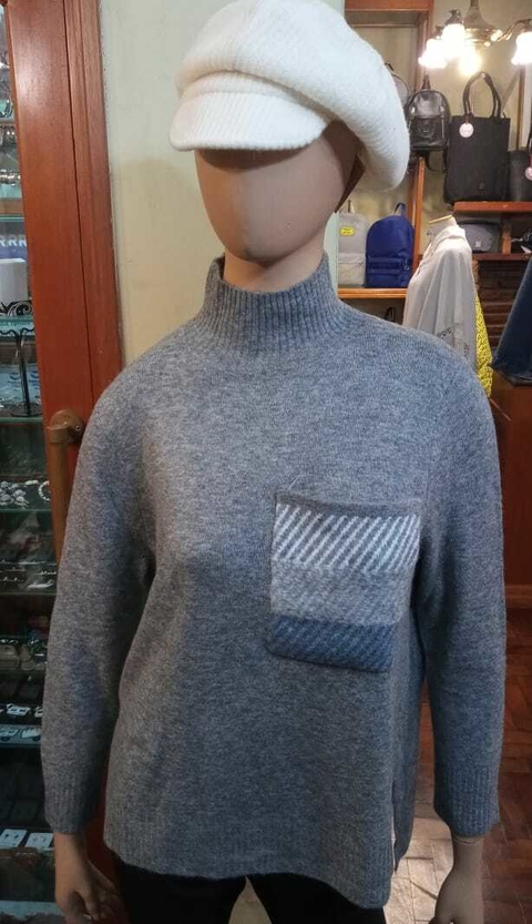 Sweater angora con bolsillo