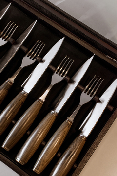 JUEGO CUBIERTOS DE MADERA PARA ASADO en internet