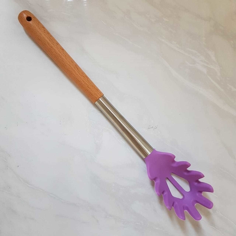 Cuchara para spaghetti de silicona, acero y madera.