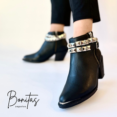 Bota Telma cuero negro art 474 en internet