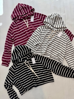 Buzo crop rayado - comprar online