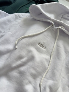 Buzo crop Over ALO - comprar online