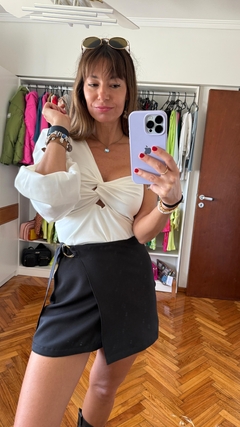 Top Camilo off white en internet