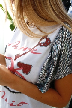 Remera Amore off White - Narita