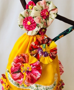 Boneca Artesanal Sinhá Crioula Dourada
