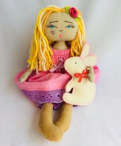 Boneca Artesanal Rosa Piquenique Encantado - comprar online