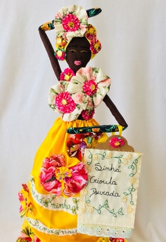 Boneca Artesanal Sinhá Crioula Dourada - Bendito Fruto