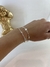 Pulsera doble de bolitas y chapitas