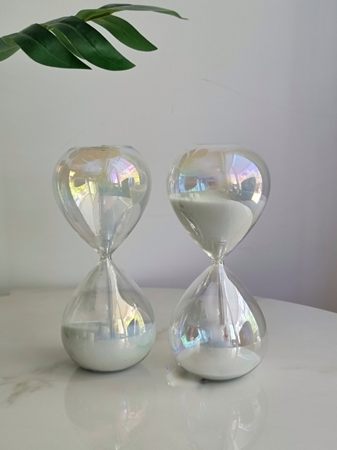 Reloj de arena arco iris arena blanca